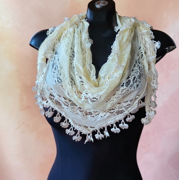 Source Unknown Accessories - Elegant Lightweight Cream Floral Lace Tassels Triangle Scarf